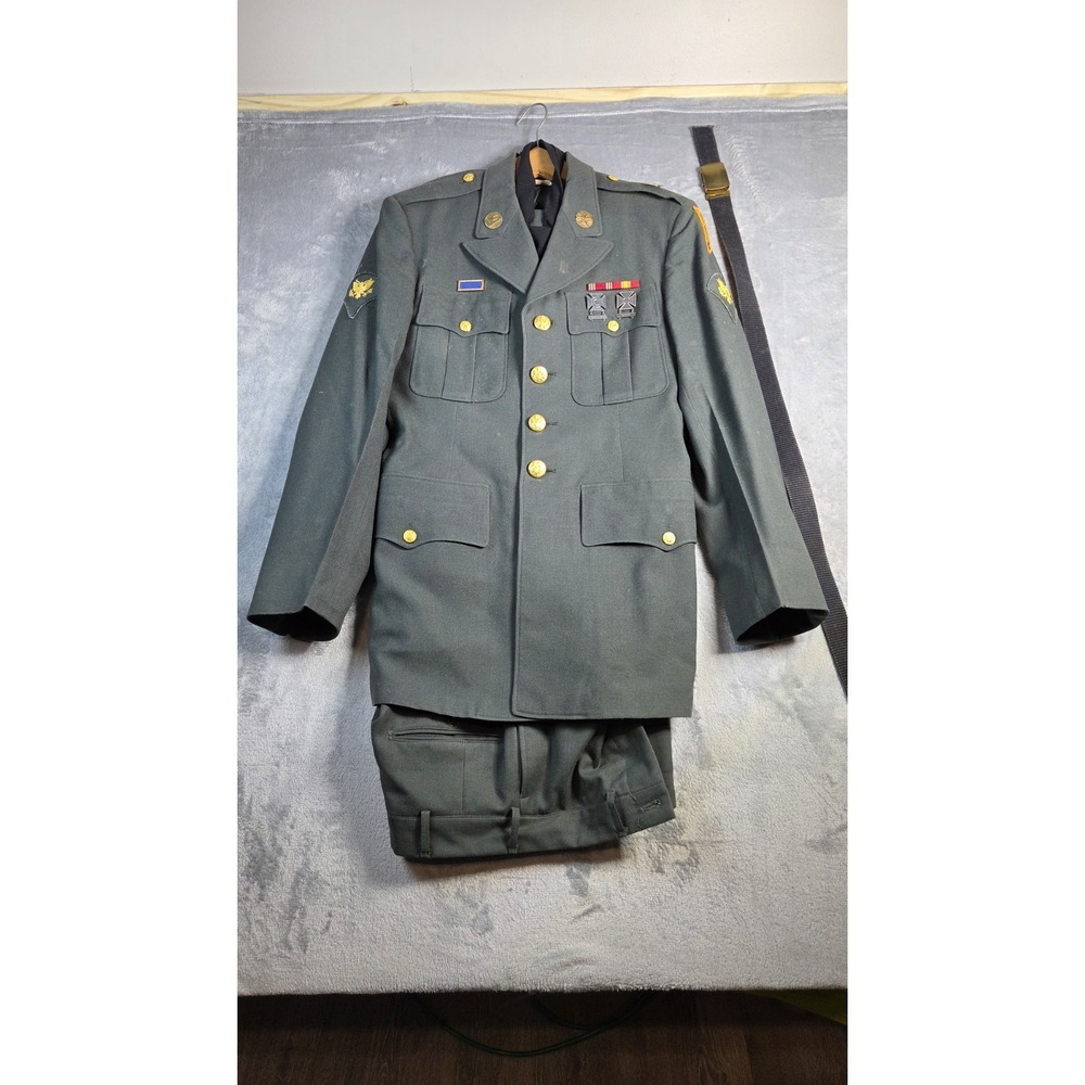 US Army Class A Dress Uniform Mens Green sz L?